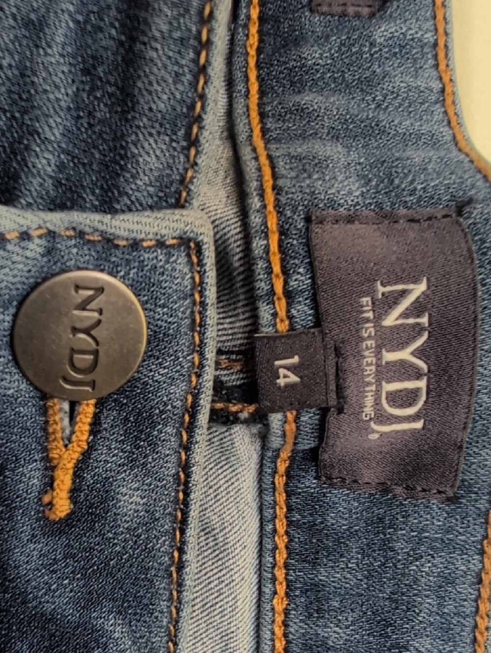 NYDJ Skinny Jeans in Dark Blue Wash 14 - Picture 2 of 3